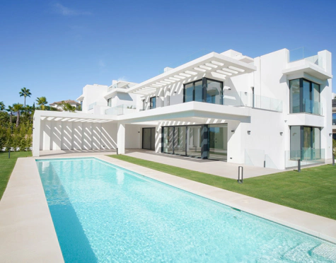 Villa for sale in Los Flamingos, Benahavis