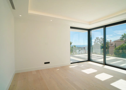 Villa for sale in Los Flamingos, Benahavis
