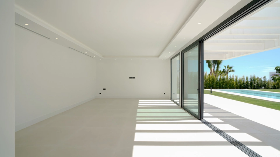 Villa for sale in Los Flamingos, Benahavis