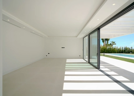 Villa for sale in Los Flamingos, Benahavis