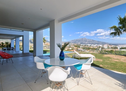 Villa en venta en La Alqueria, Benahavis