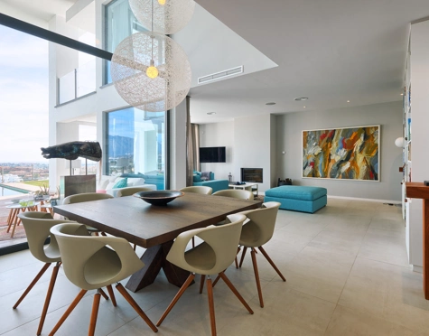 Villa for sale in La Alqueria, Benahavis