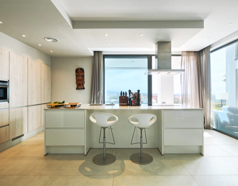 Villa for sale in La Alqueria, Benahavis
