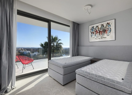 Villa en venta en La Alqueria, Benahavis