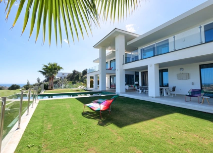 Villa en venta en La Alqueria, Benahavis