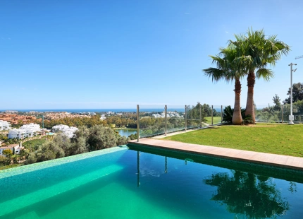 Villa en venta en La Alqueria, Benahavis
