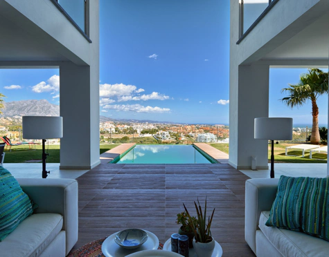 Villa for sale in La Alqueria, Benahavis