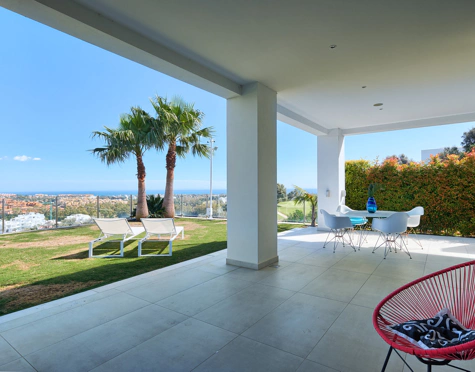 Villa for sale in La Alqueria, Benahavis
