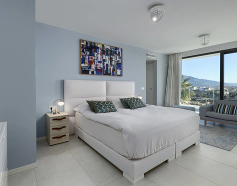 Villa for sale in La Alqueria, Benahavis