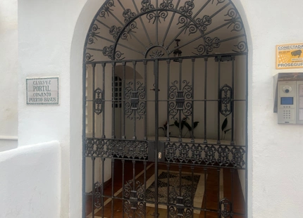 ENCANTADOR APARTAMENTO EN PUERTO BANÚS