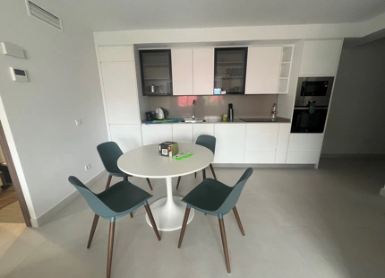 ENCANTADOR APARTAMENTO EN PUERTO BANÚS