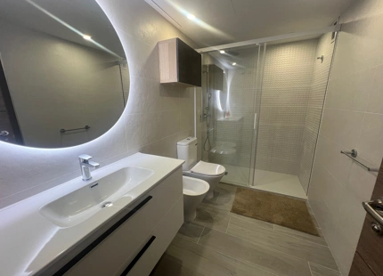 ENCANTADOR APARTAMENTO EN PUERTO BANÚS