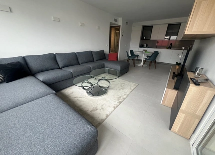 ENCANTADOR APARTAMENTO EN PUERTO BANÚS
