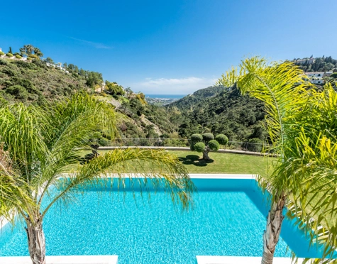 Villa for sale in El Madroñal, Benahavis