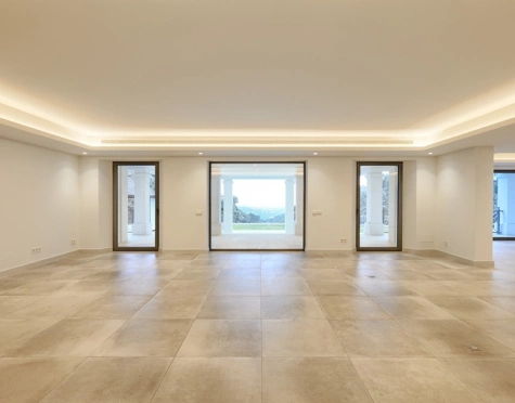 Villa for sale in El Madroñal, Benahavis