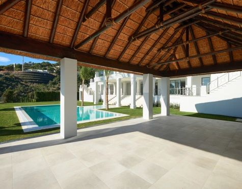 Villa for sale in El Madroñal, Benahavis