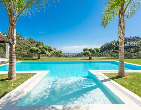 Villa for sale in El Madroñal, Benahavis
