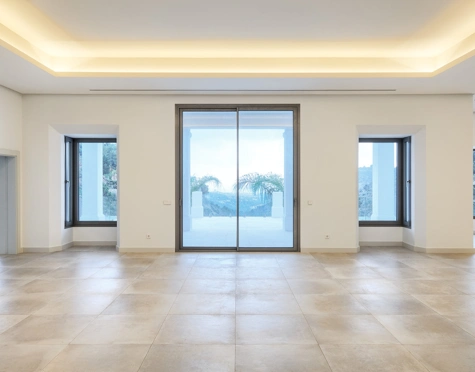 Villa for sale in El Madroñal, Benahavis