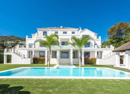 VILLA IMPRESIONANTE EN VENTA EN EL MADROÑAL
