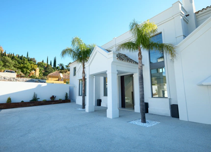 VILLA IMPRESIONANTE EN VENTA EN EL MADROÑAL