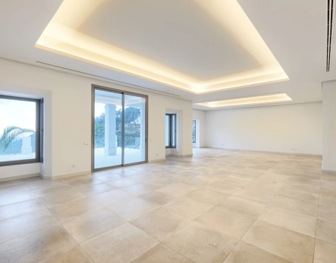 Villa for sale in El Madroñal, Benahavis