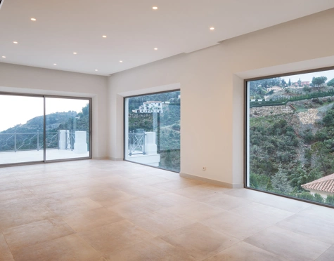 Villa for sale in El Madroñal, Benahavis