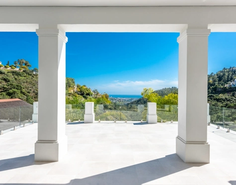 Villa for sale in El Madroñal, Benahavis
