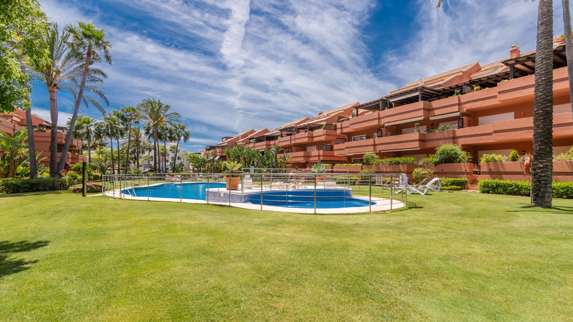Penthouse for sale in El Embrujo Playa, Marbella - Puerto Banus