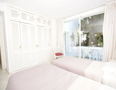 Apartamento Planta Baja en alquiler a corta temporada en Alcazaba Beach, Estepona East