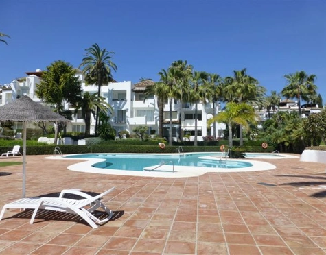 Apartamento Planta Baja en alquiler a corta temporada en Alcazaba Beach, Estepona East
