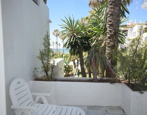 Apartamento Planta Baja en alquiler a corta temporada en Alcazaba Beach, Estepona East