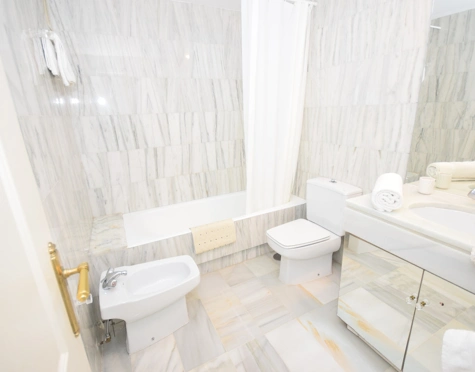 Apartamento Planta Baja en alquiler a corta temporada en Alcazaba Beach, Estepona East