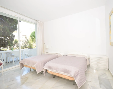 Apartamento Planta Baja en alquiler a corta temporada en Alcazaba Beach, Estepona East