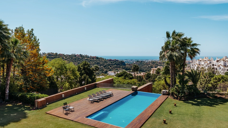 Villa for sale in Benahavis