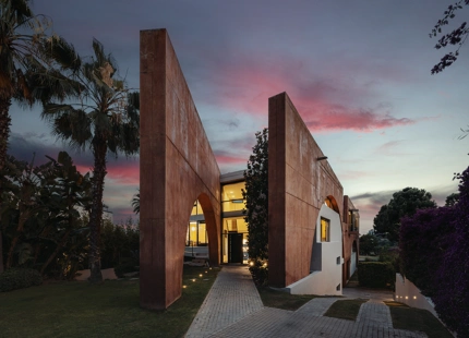 ULTRAMODERN VILLA FOR SALE IN BENAHAVIS