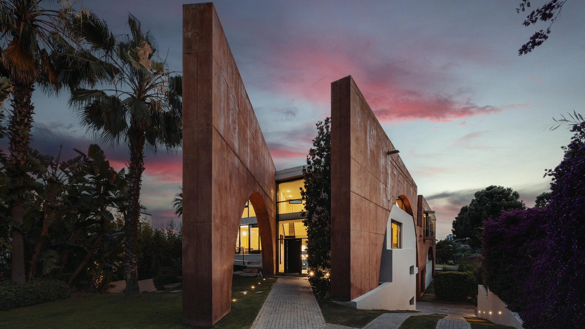 Villa for sale in Benahavis