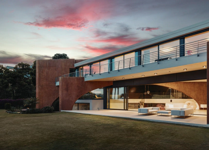ULTRAMODERN VILLA FOR SALE IN BENAHAVIS