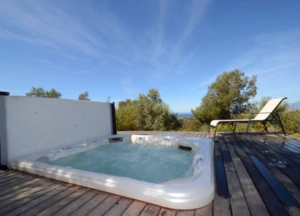 Villa for sale in El Rosario, Marbella East