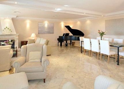Villa for sale in El Rosario, Marbella East