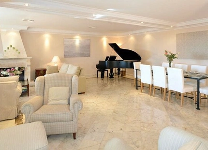 Villa for sale in El Rosario, Marbella East