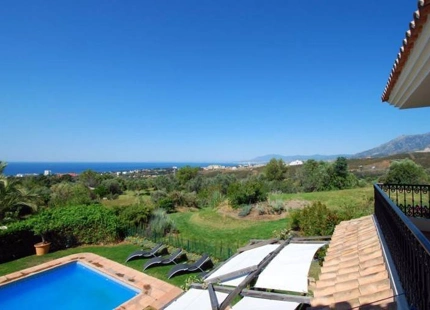 Villa for sale in El Rosario, Marbella East