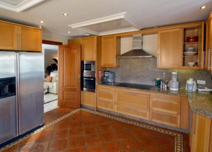 Villa for sale in El Rosario, Marbella East