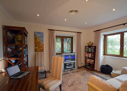 Villa for sale in El Rosario, Marbella East