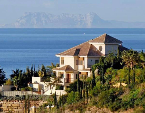 Villa for sale in El Rosario, Marbella East