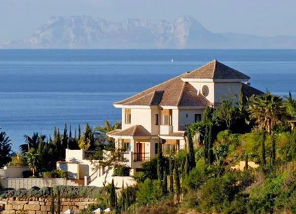 Villa for sale in El Rosario, Marbella East