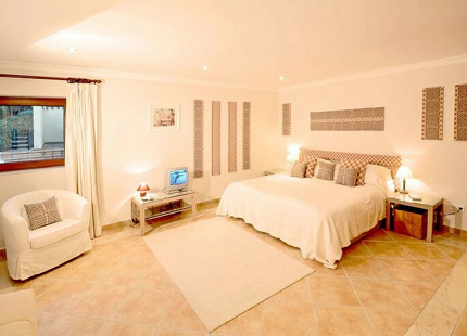 Villa for sale in El Rosario, Marbella East