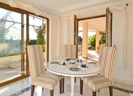 Villa for sale in El Rosario, Marbella East
