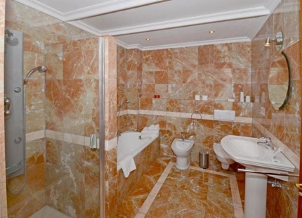 Villa for sale in El Rosario, Marbella East