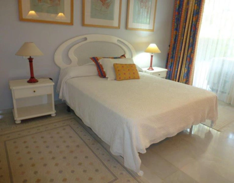 Apartamento Planta Baja en alquiler a corta temporada en Alcazaba Beach, Estepona East