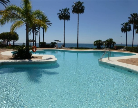 Apartamento Planta Baja en alquiler a corta temporada en Alcazaba Beach, Estepona East